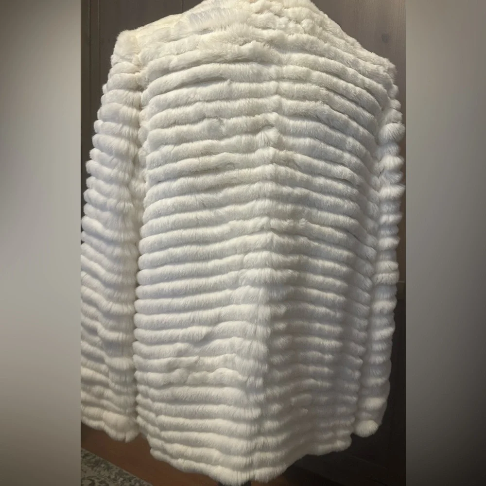 Elegant White Fur Coat- Maison D’Angelann